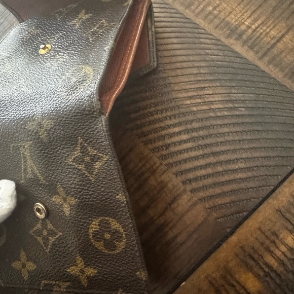 Louis Vuitton
Vintage 1988 Elise Wallet - Picture 11 of 16